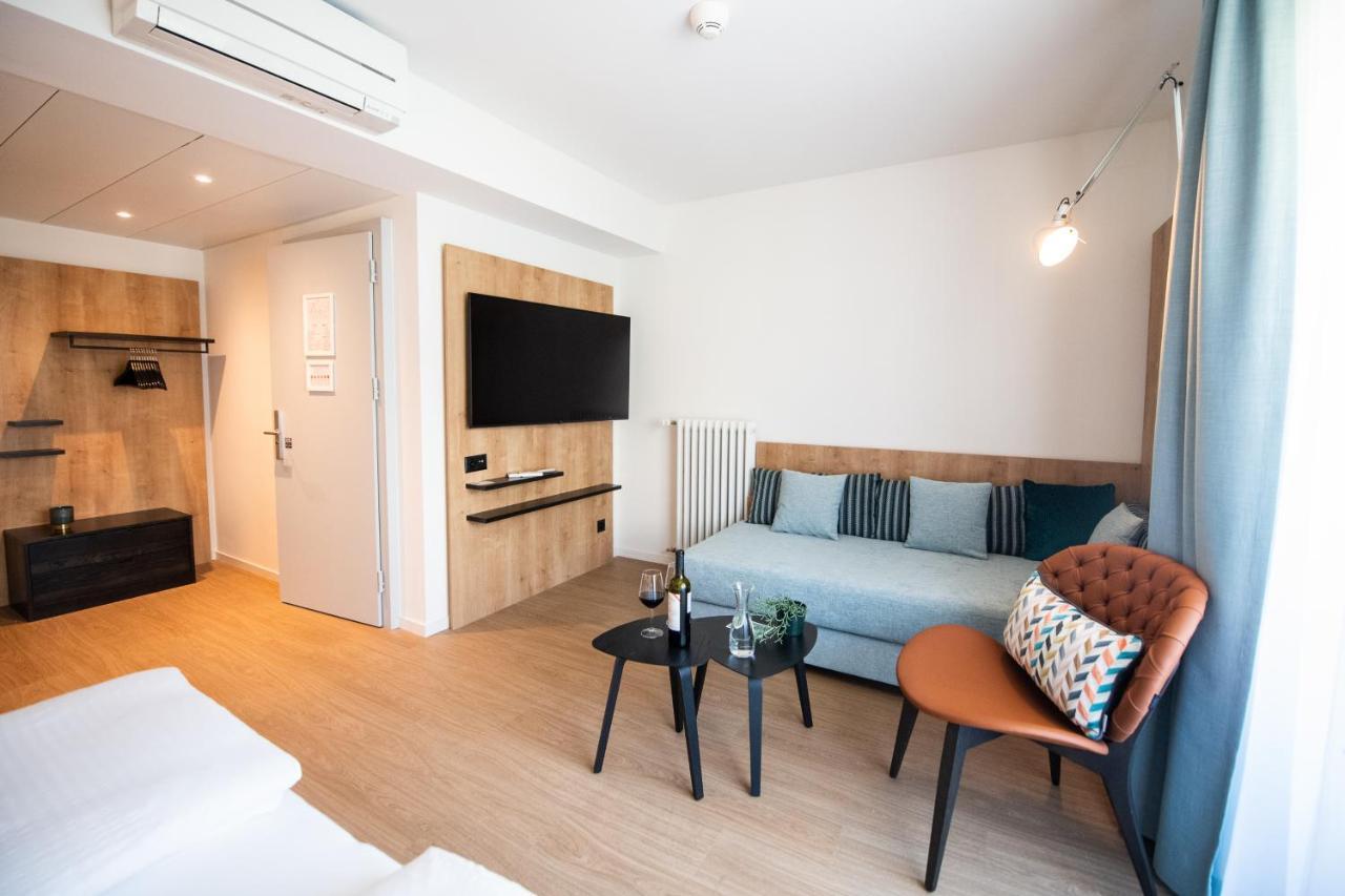 Ascona Lodge, Pool & Garden Retreat Room photo