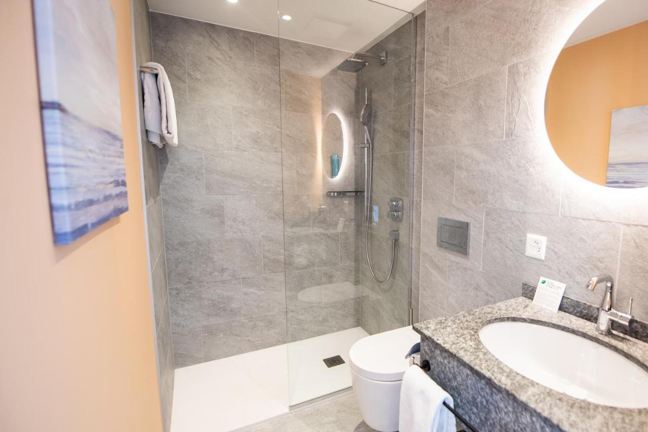 Ascona Lodge, Pool & Garden Retreat Room photo