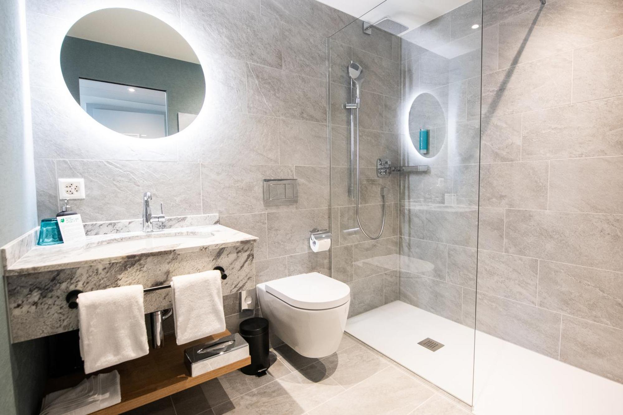 Ascona Lodge, Pool & Garden Retreat Room photo